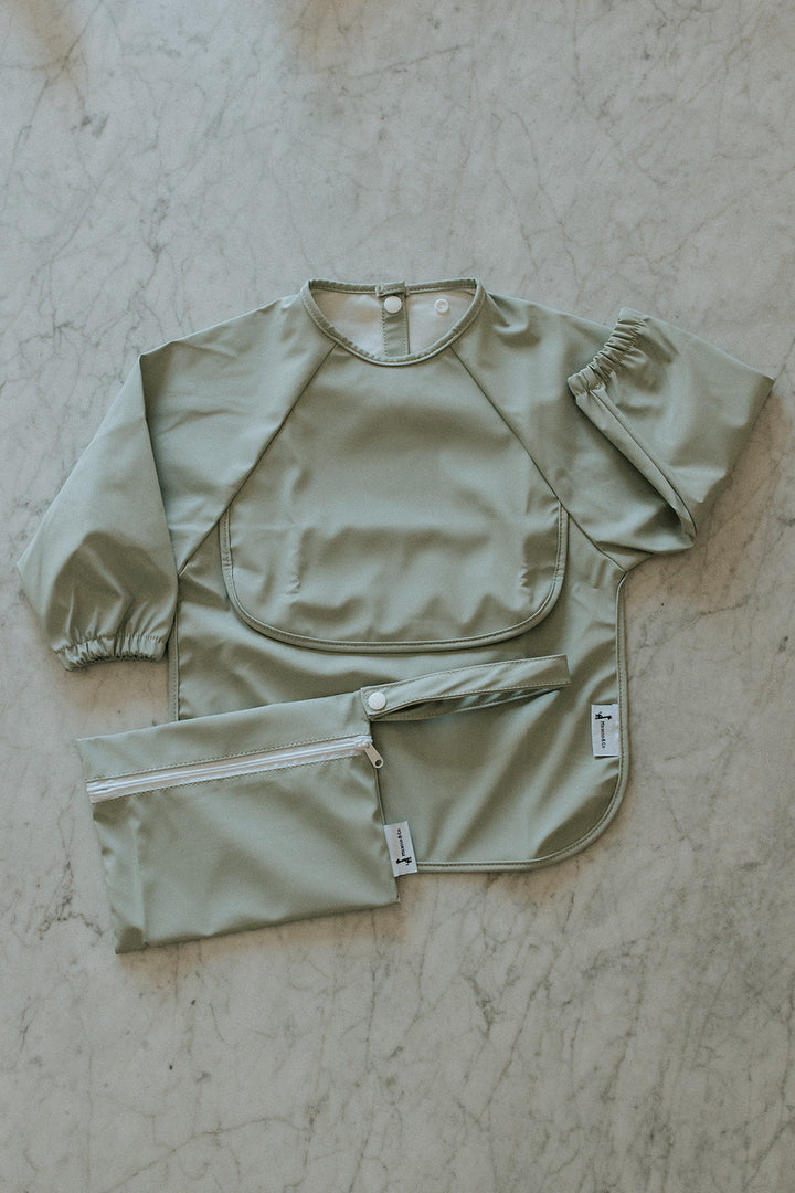 Long-sleeved bib with front pocket
