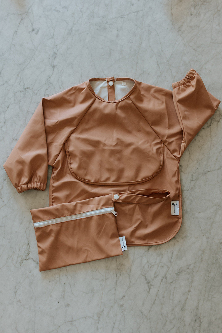 Long-sleeved bib with front pocket