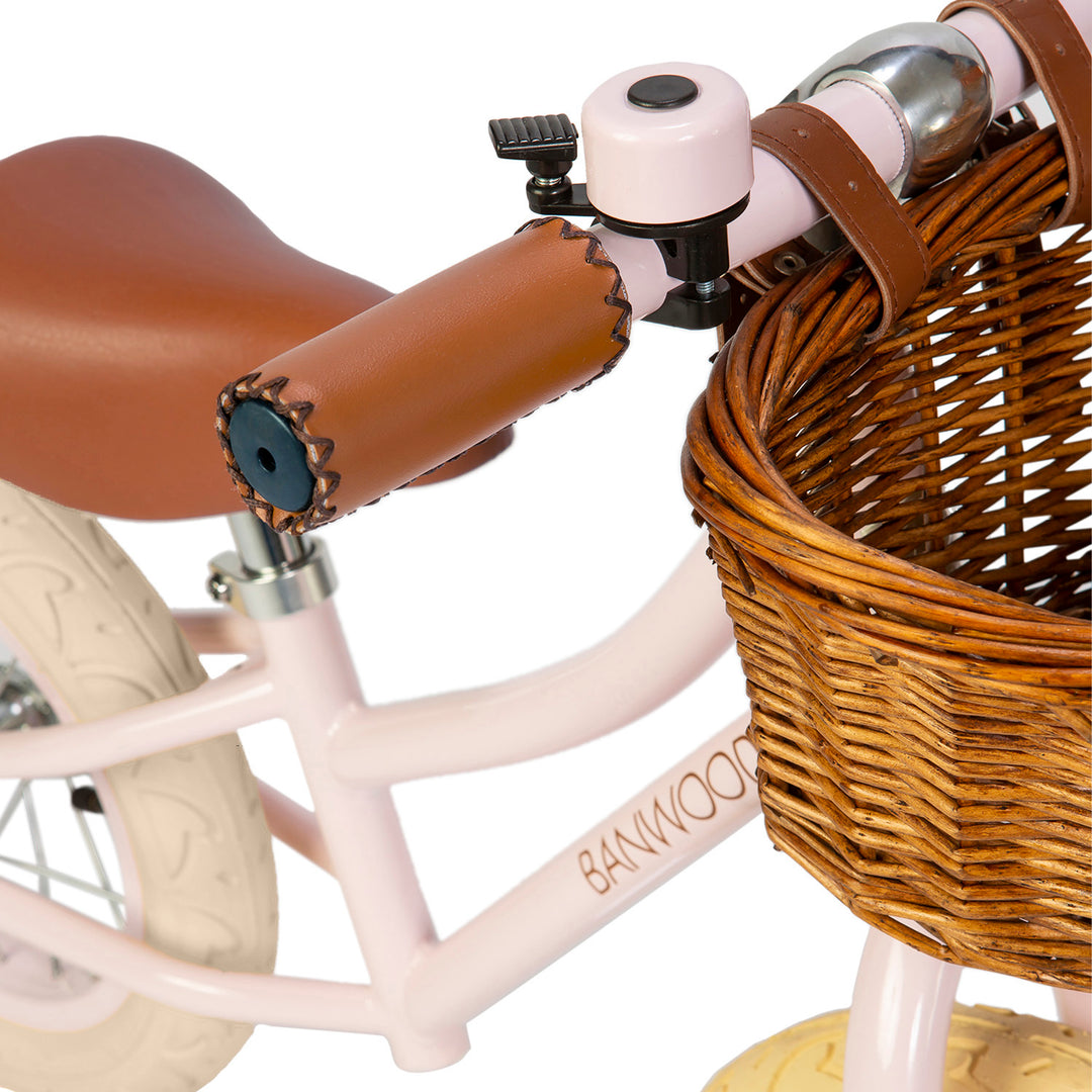 Banwood First Go balance bike Pink, handlebar and bell