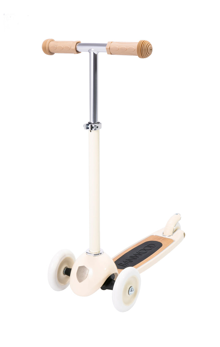 Banwood Vintage Scooter Cream, front view