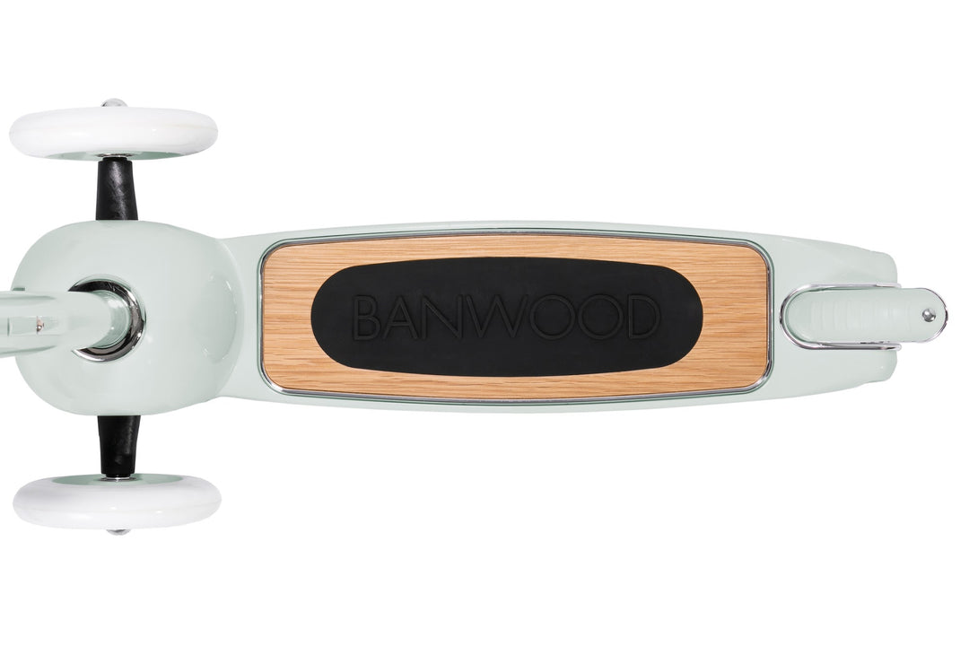 Banwood Vintage Scooter Pale Mint, deck from above
