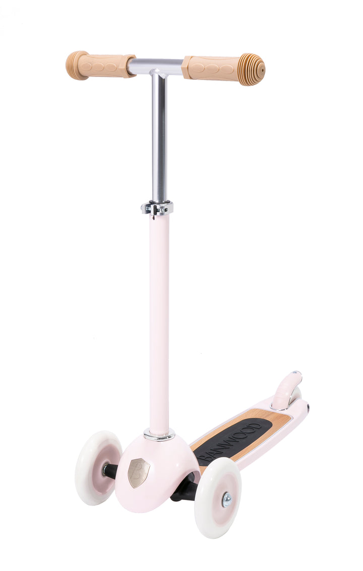 Banwood Vintage Scooter Pink, front view