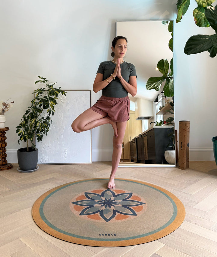 XL Cork Yoga Mat (53" diameter - Round) - Blue Petals